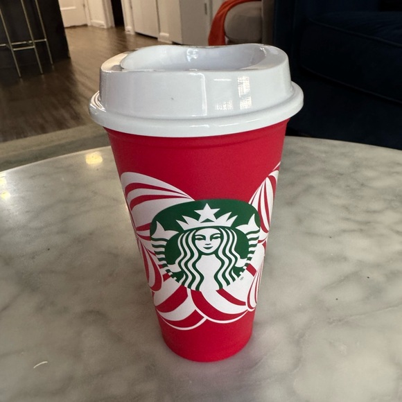 Starbucks 2024 Christmas Reusable Plastic Grande Cup - Picture 1 of 7